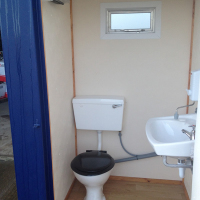 Mains 4 x 4 Toilet interior Mains 4 x 4 Toilet interior